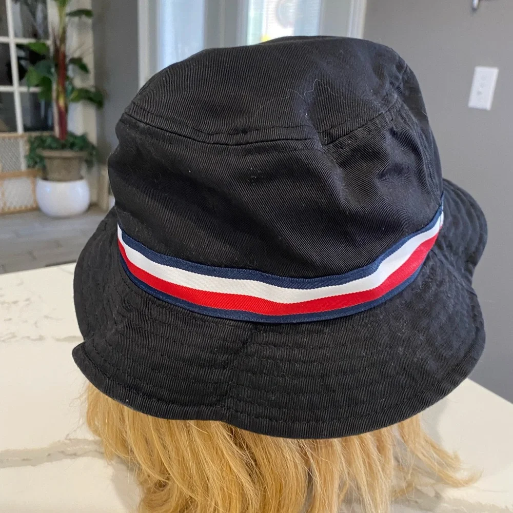 Tommy Hilfiger Bucket Hat